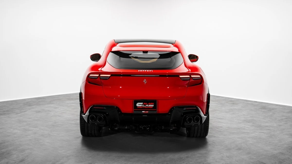 Ferrari Purosangue, 4/10