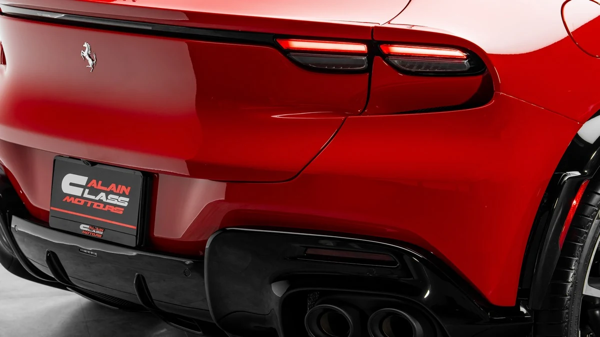 Ferrari Purosangue, 9/10