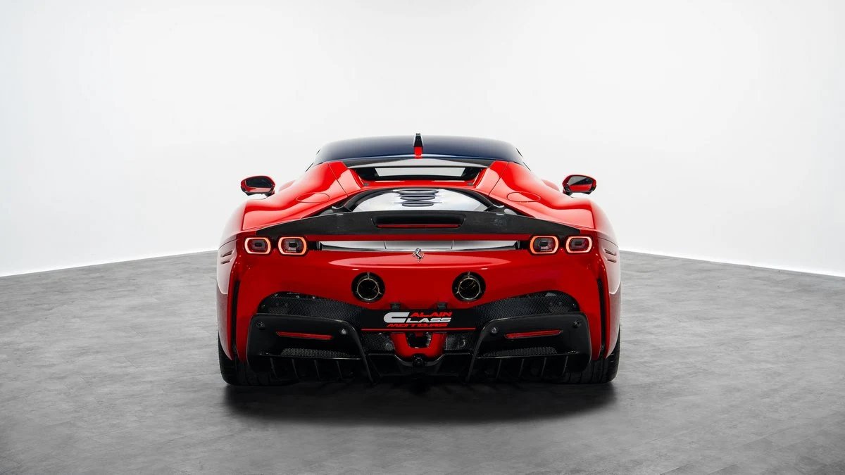 Ferrari SF90 Stradale Tailor Made Ispirazioni, 3/10
