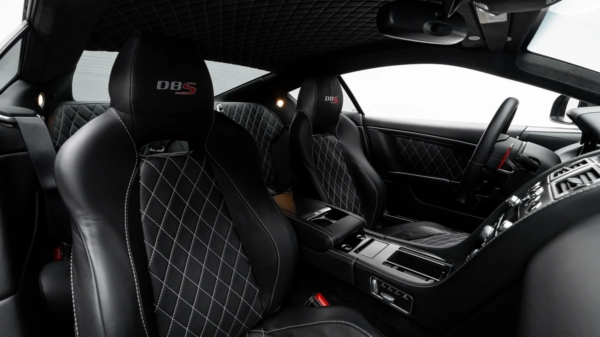 Aston Martin DBS Ultimate, 8/10