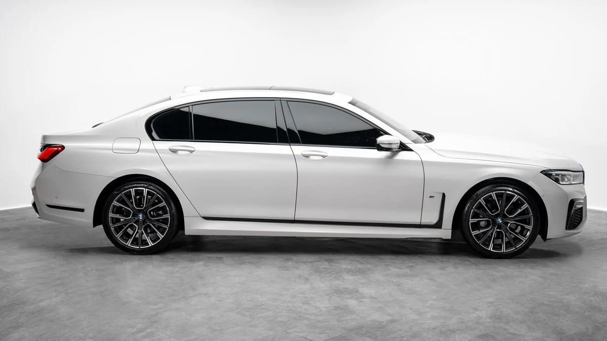 BMW 730Li, 2/10