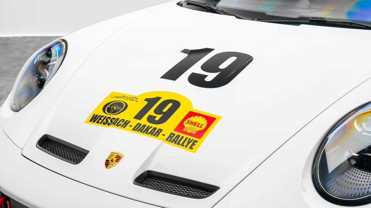 Porsche 911 Dakar (992), 8/10
