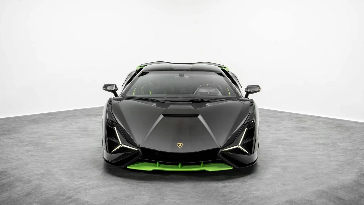 Seller photograph: Lamborghini Sián Glossy exposed carbon fiber / Green