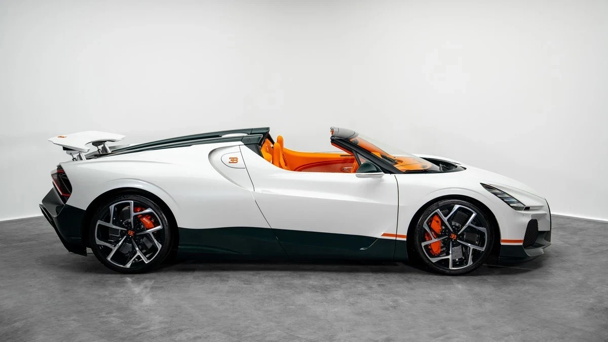 2025 Bugatti W16 Mistral for sale, exterior, White | Green Carbon Fibre