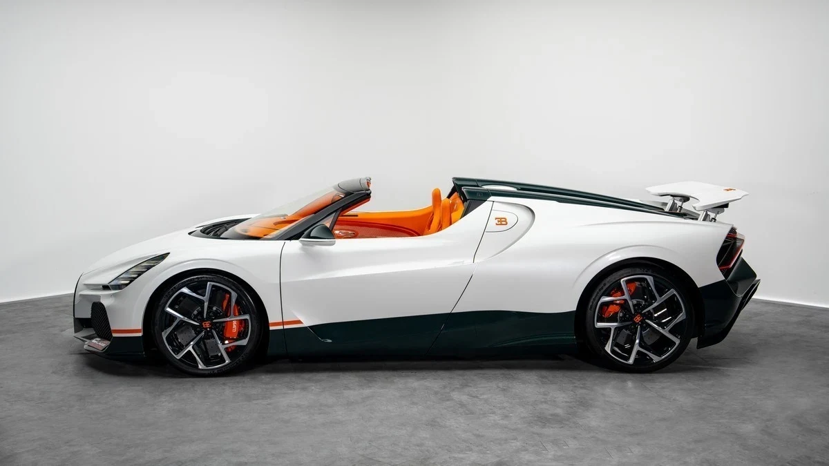 2025 Bugatti W16 Mistral for sale, exterior, White | Green Carbon Fibre