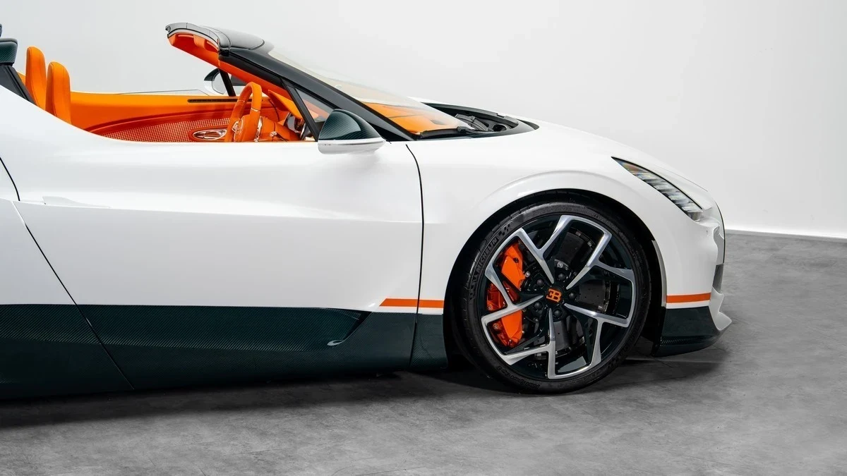 2025 Bugatti W16 Mistral for sale, exterior, White | Green Carbon Fibre