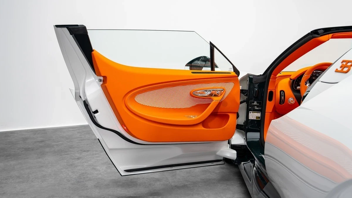 2025 Bugatti W16 Mistral interior, door panel, Orange