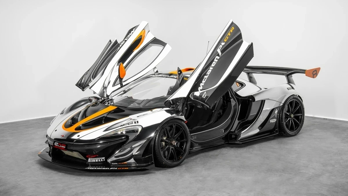 2015 McLaren P1 GTR, front three-quarter view, Chrome | Black | Orange