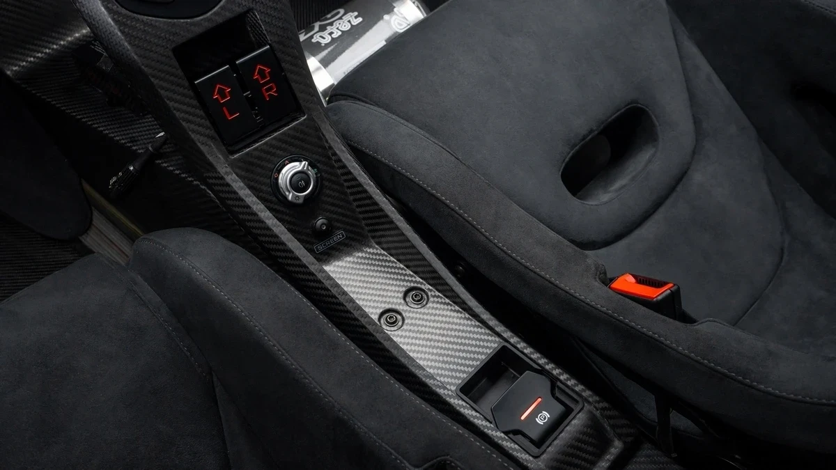 2015 McLaren P1 GTR interior, center console, Black