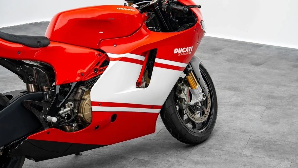 2008 Ducati Desmosedici RR for sale, exterior, Red and White
