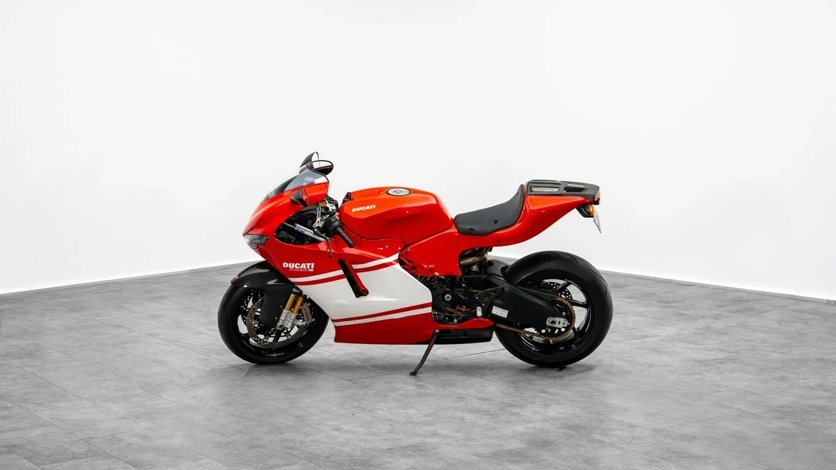 2008 Ducati Desmosedici RR for sale, exterior, Red and White
