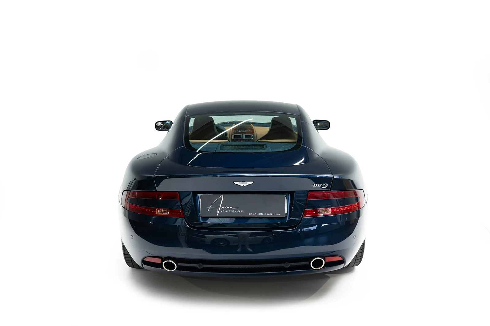 Aston Martin DB9, 2/9