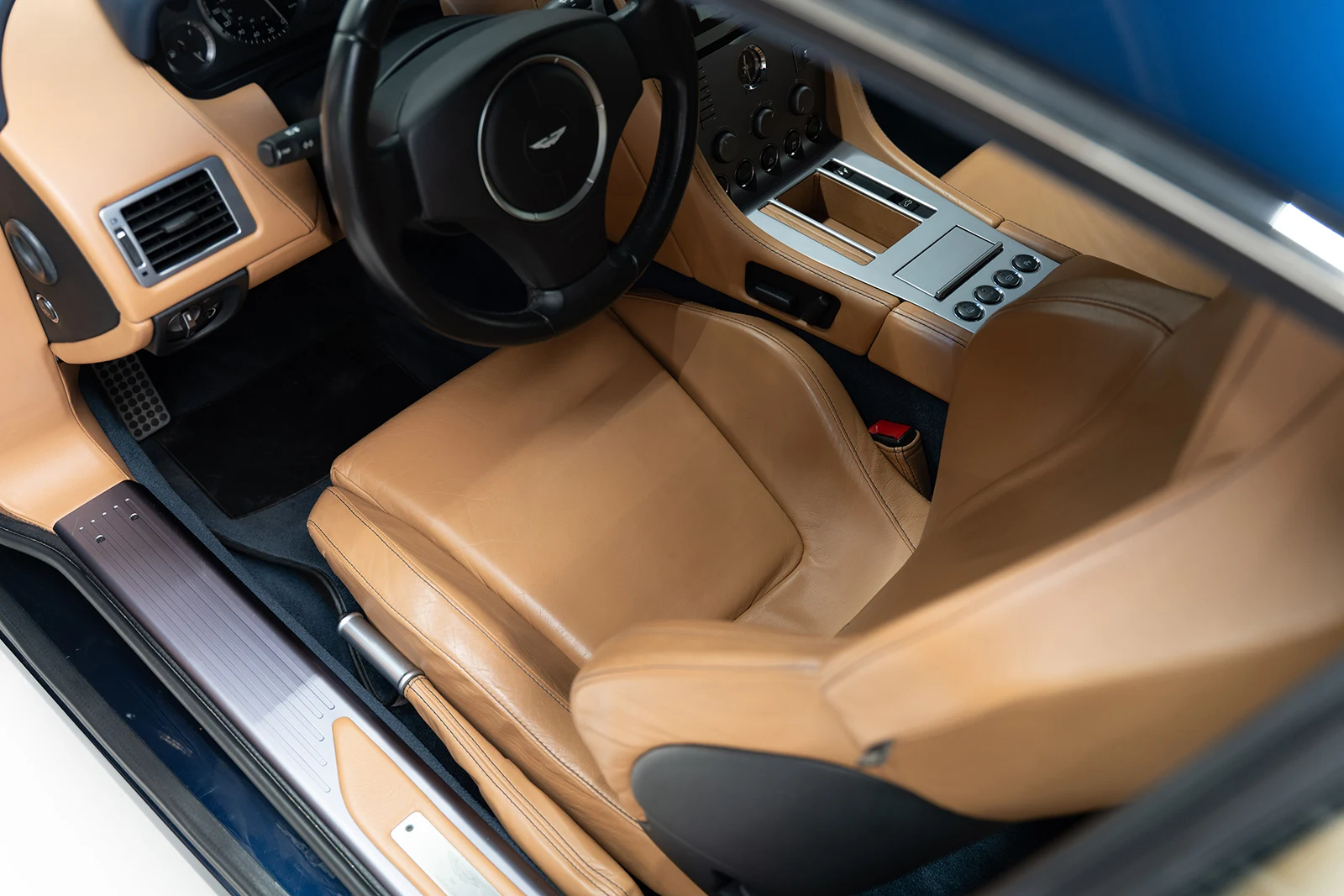 Aston Martin DB9, 9/9