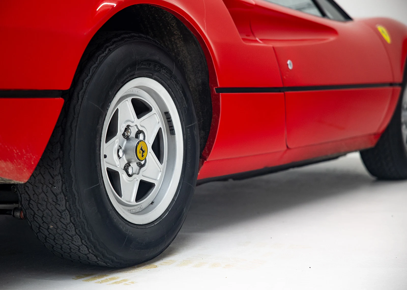 Ferrari 208 GTB, 5/9