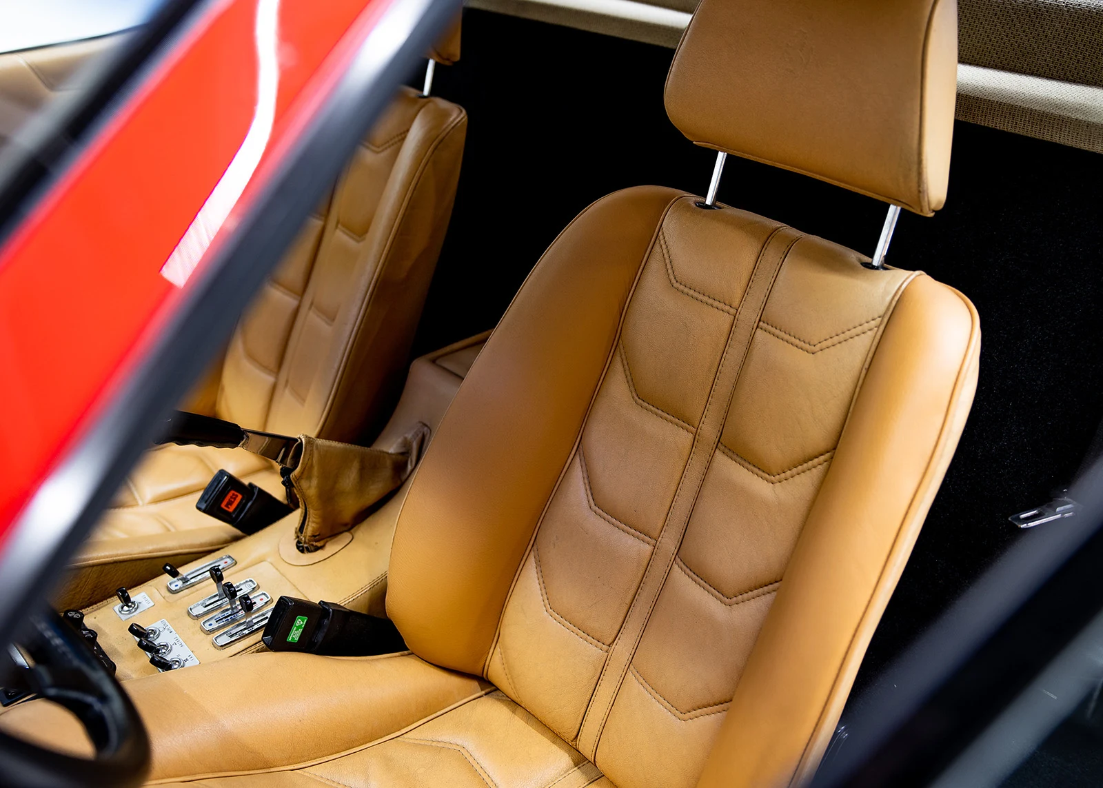 Ferrari 208 GTB, 6/9