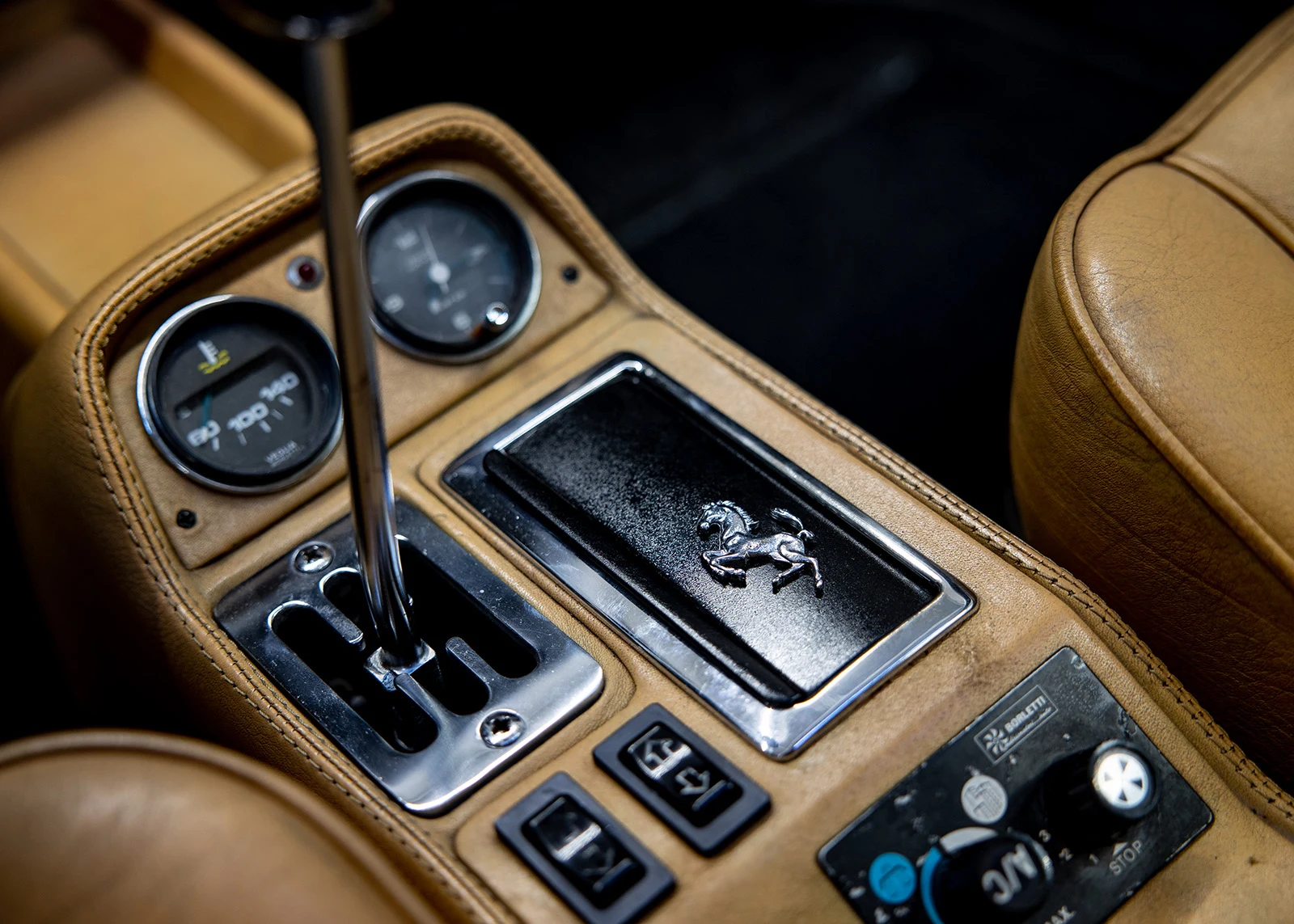 Ferrari 208 GTB, 7/9