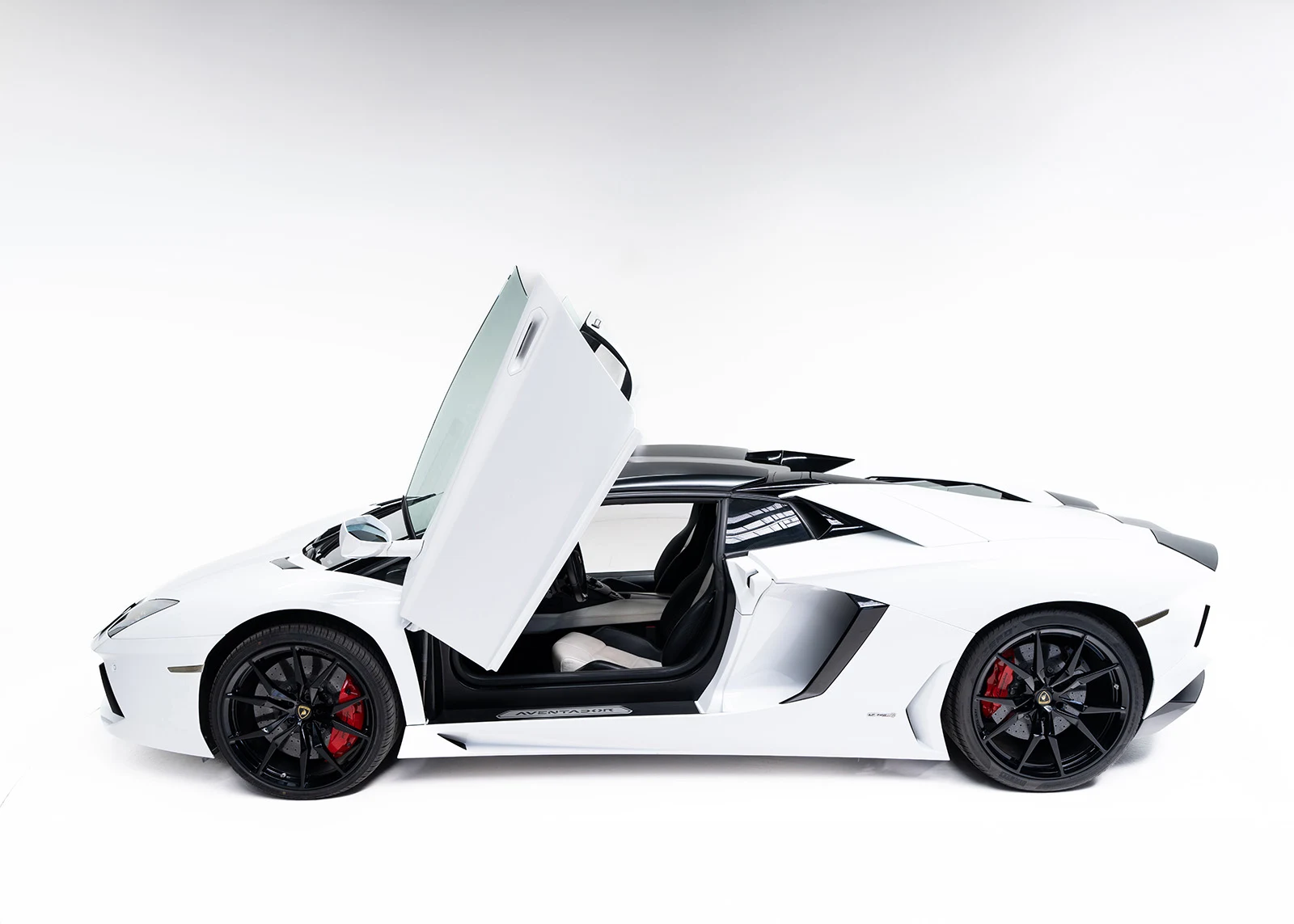 Lamborghini Aventador LP 700-4 Roadster, 3/9