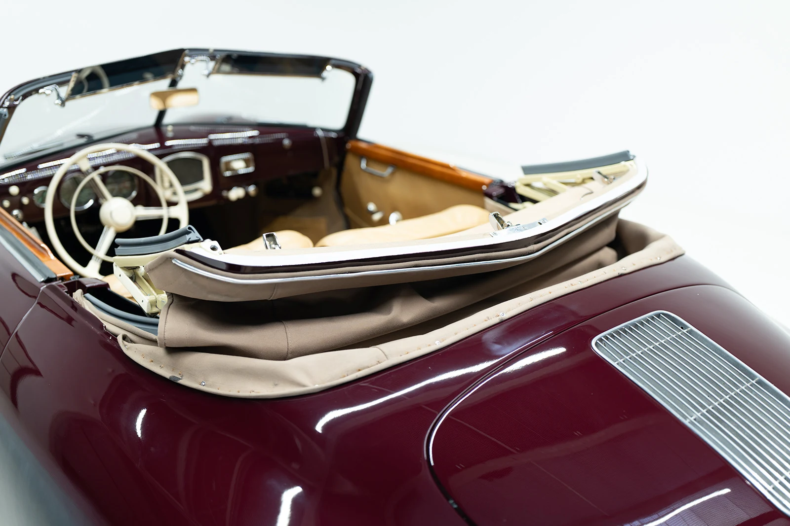 Porsche 356 Pre-A 1500 Cabriolet, 8/9