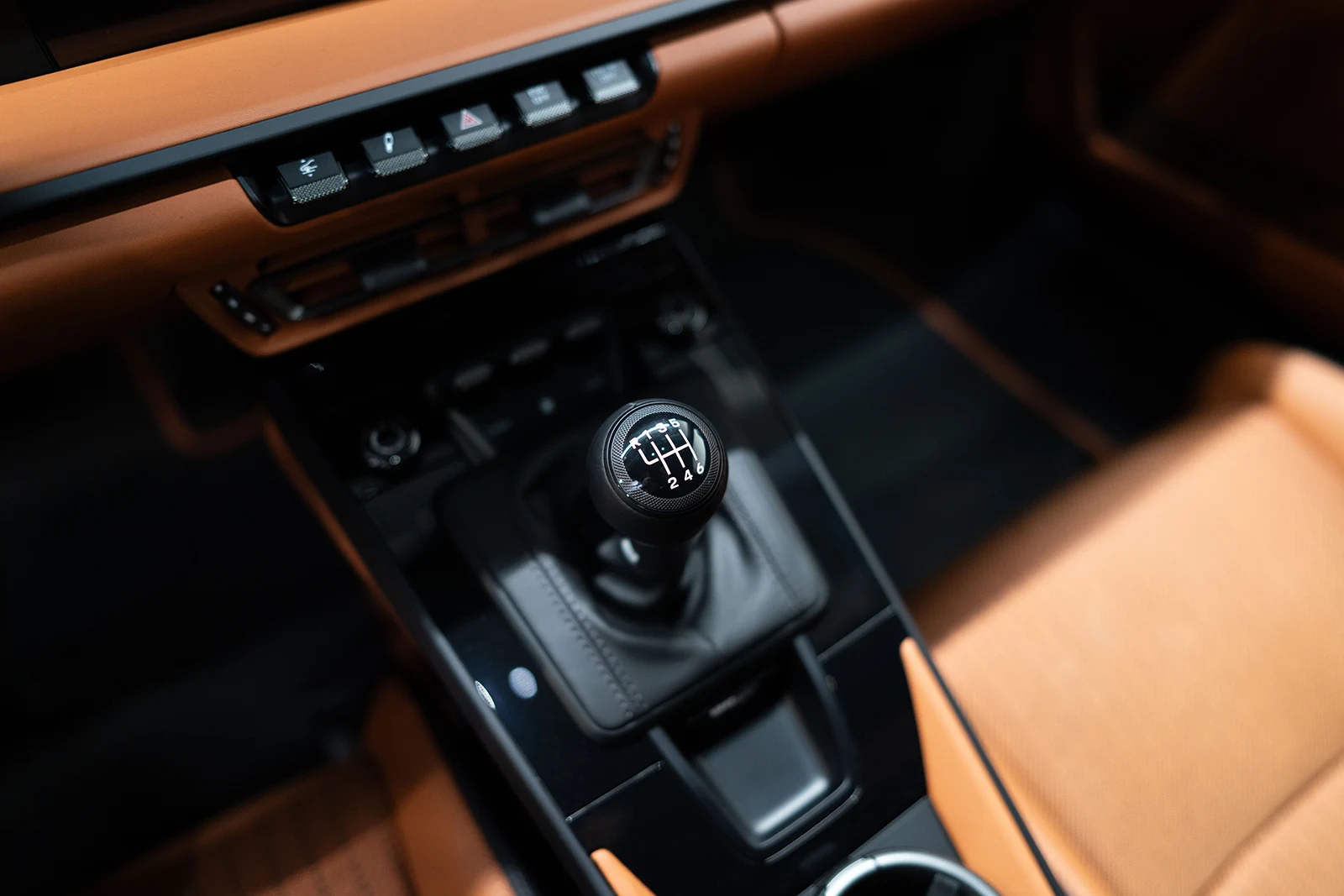 Porsche 911 S/T (992), 9/10