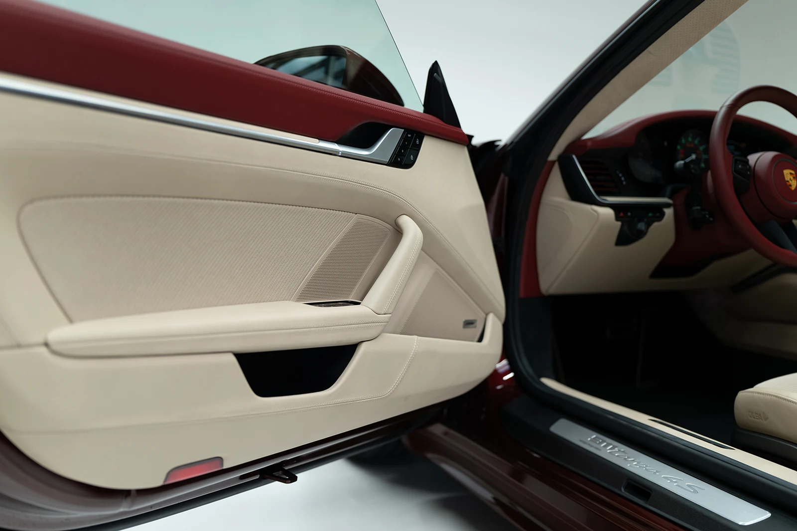 Porsche 911 Targa 4S Heritage Design Edition (992), 8/9