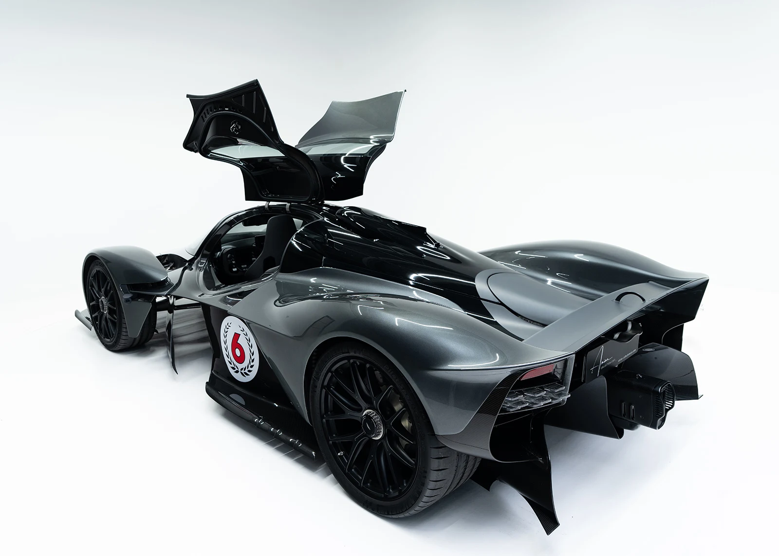 Aston Martin Valkyrie, 3/9