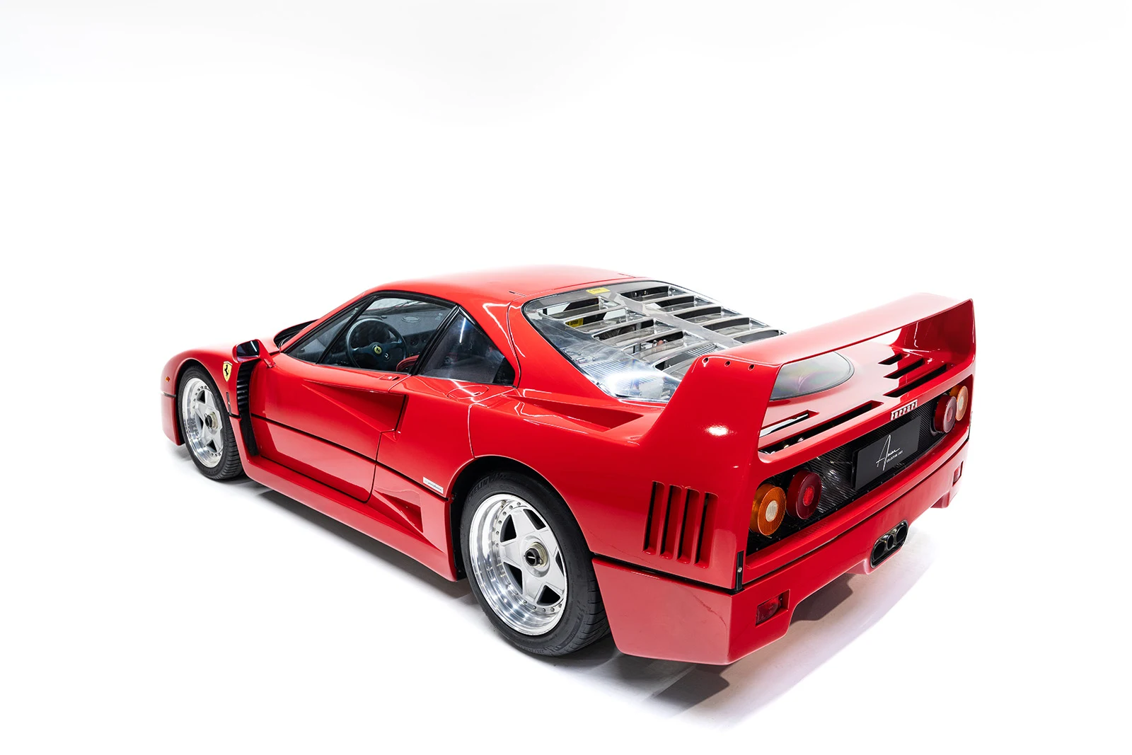 Ferrari F40, 3/9