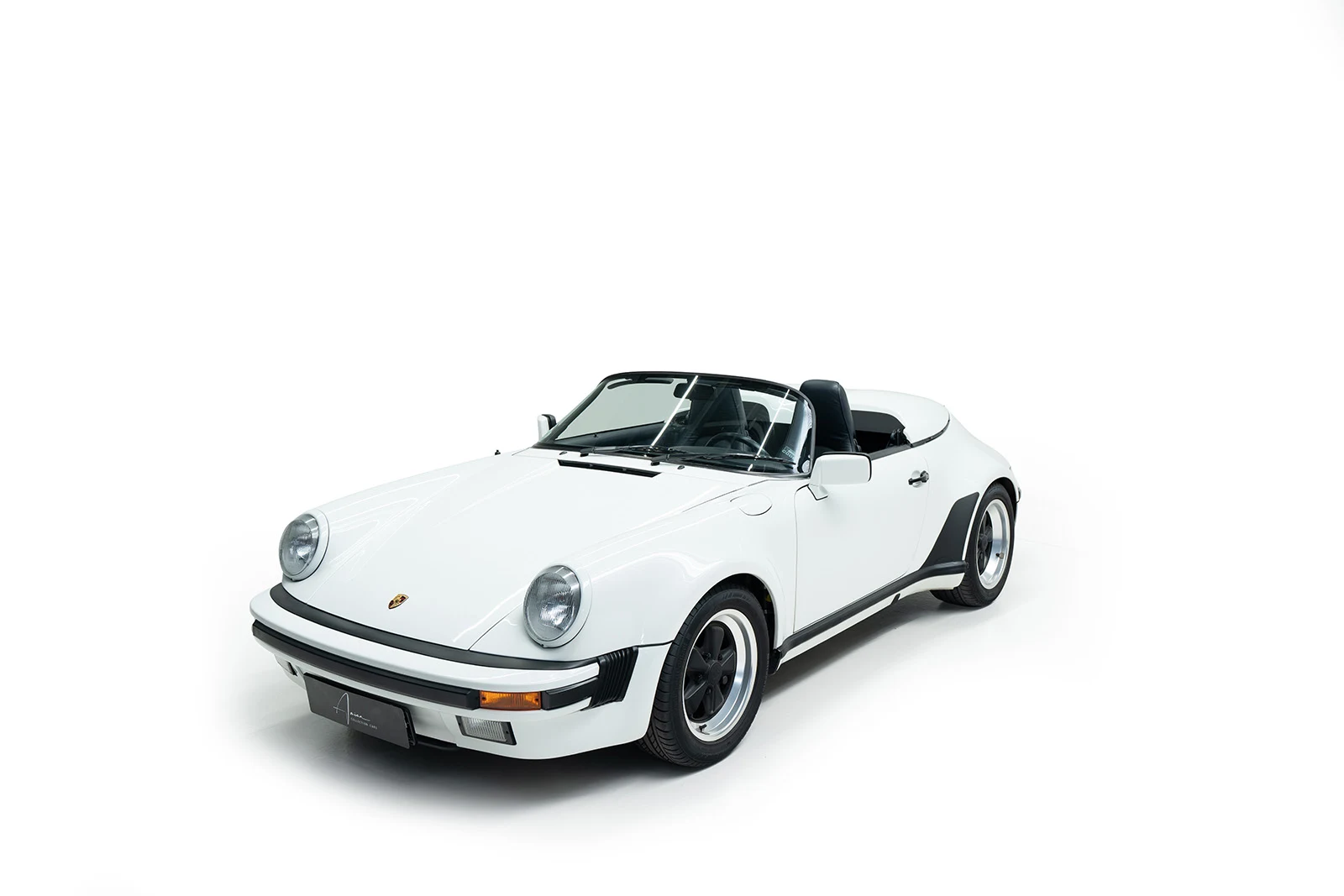 White Porsche 911 3.2 Speedster, full front three-quarter view
