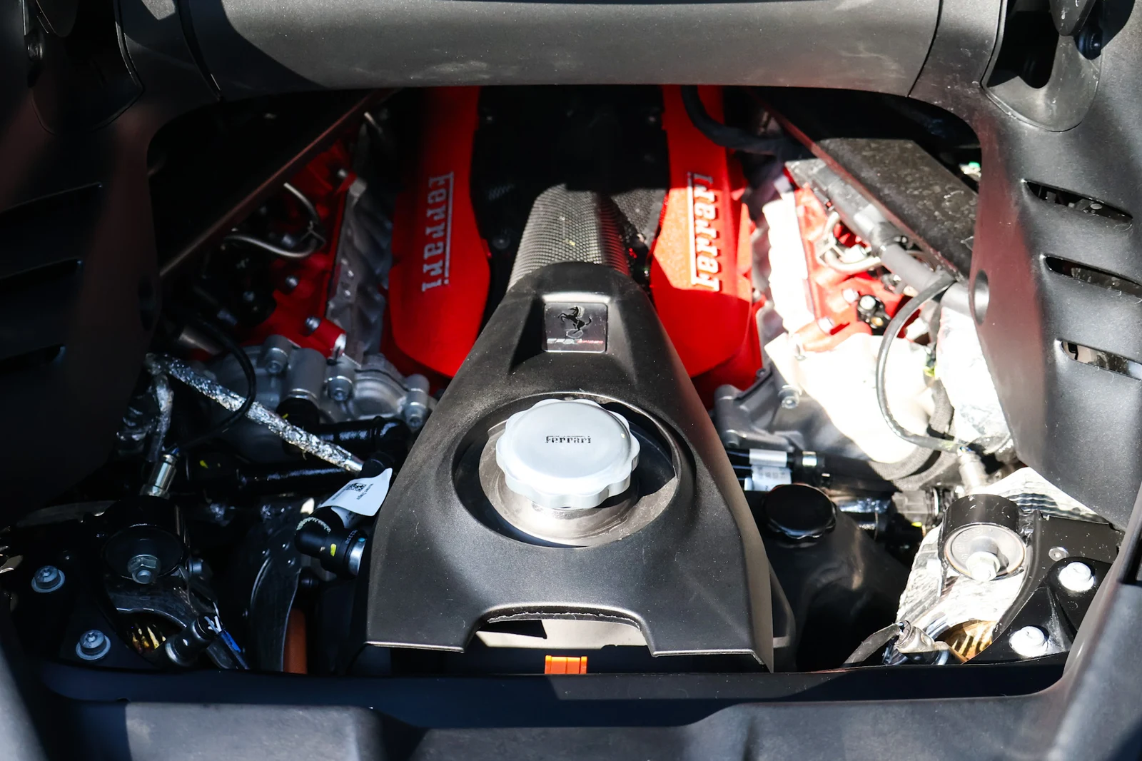 2024 Ferrari SF90 Spider, 19/20