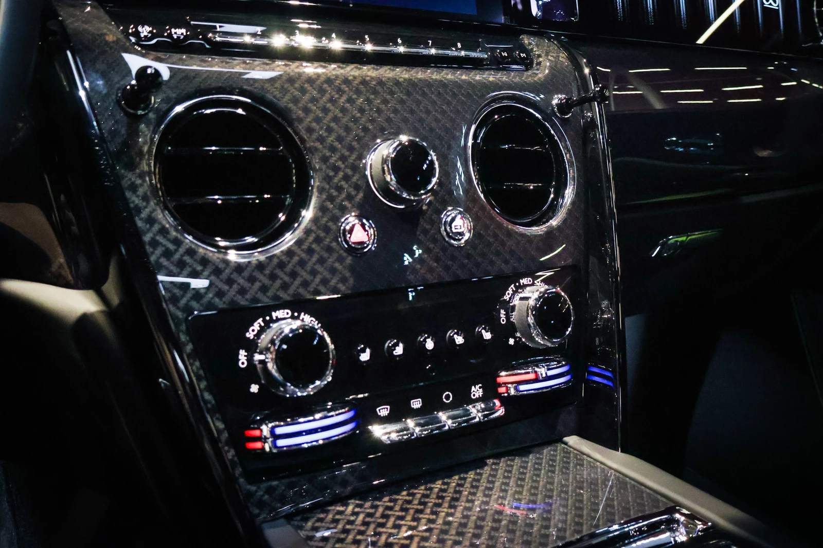 2026 Rolls-Royce Cullinan Series II Black Badge, 16/20