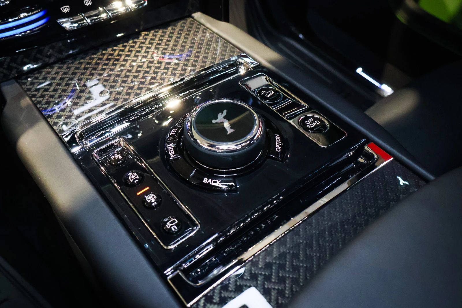 2026 Rolls-Royce Cullinan Series II Black Badge, 17/20