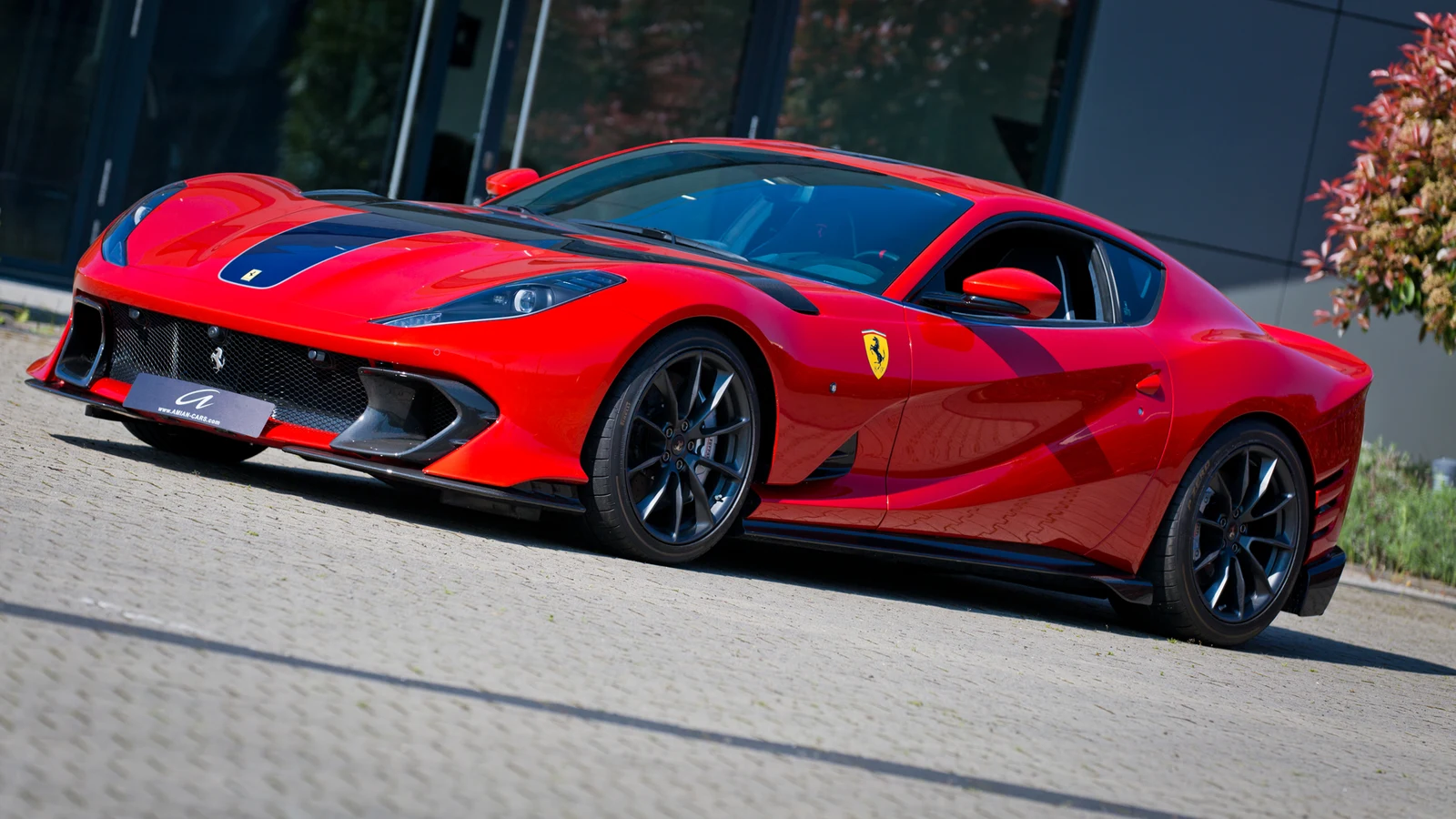 Ferrari 812 Competizione Tailor Made, 4/10