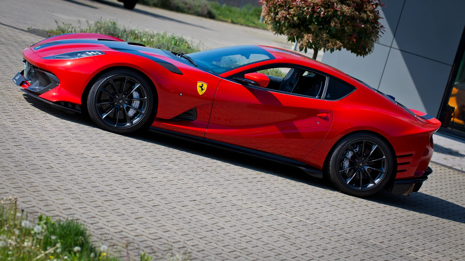 Ferrari 812 Competizione Tailor Made, 7/10