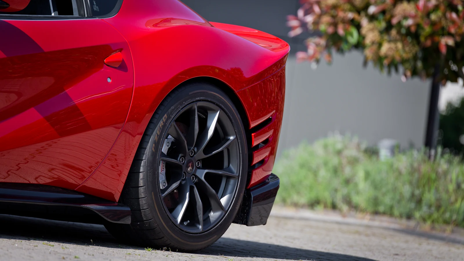 Ferrari 812 Competizione Tailor Made, 10/10