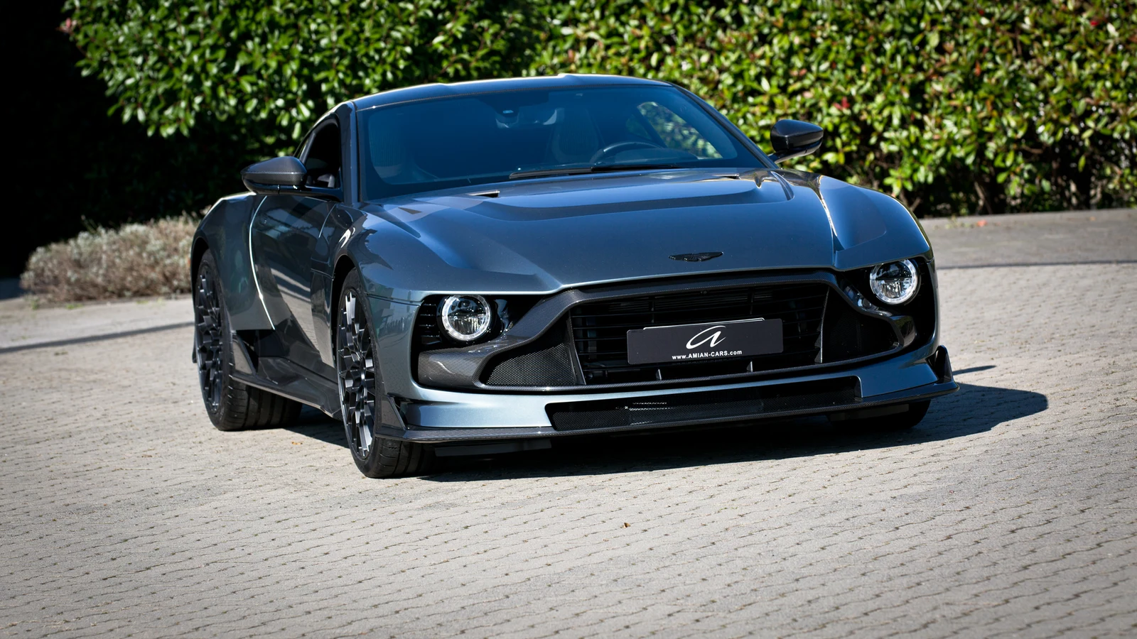 Aston Martin Valour, 5/10