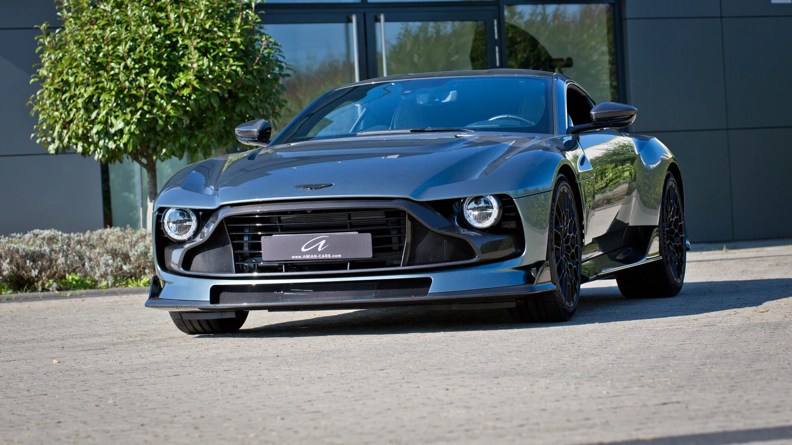 Aston Martin Valour, 8/10
