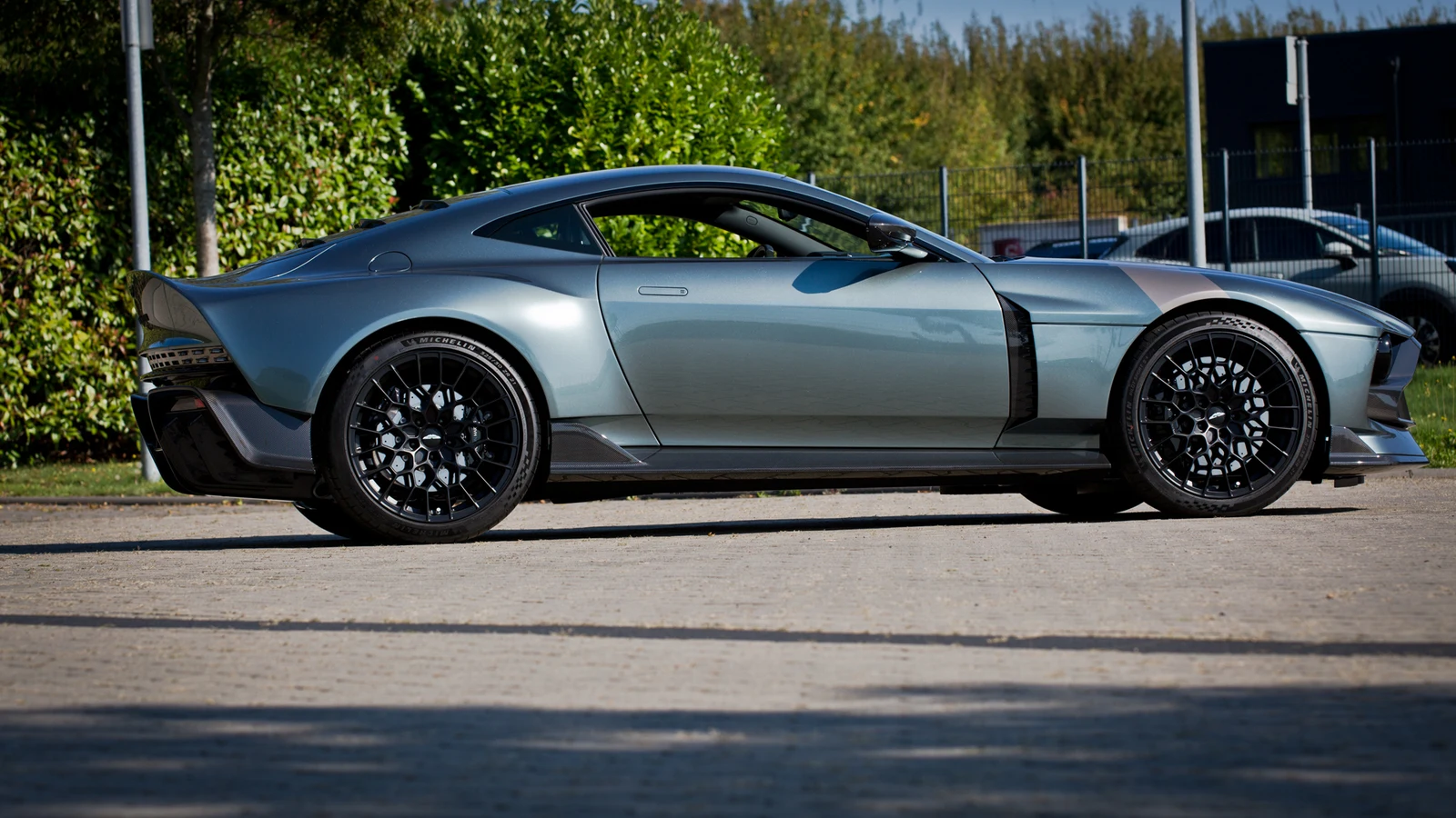 Aston Martin Valour, 10/10