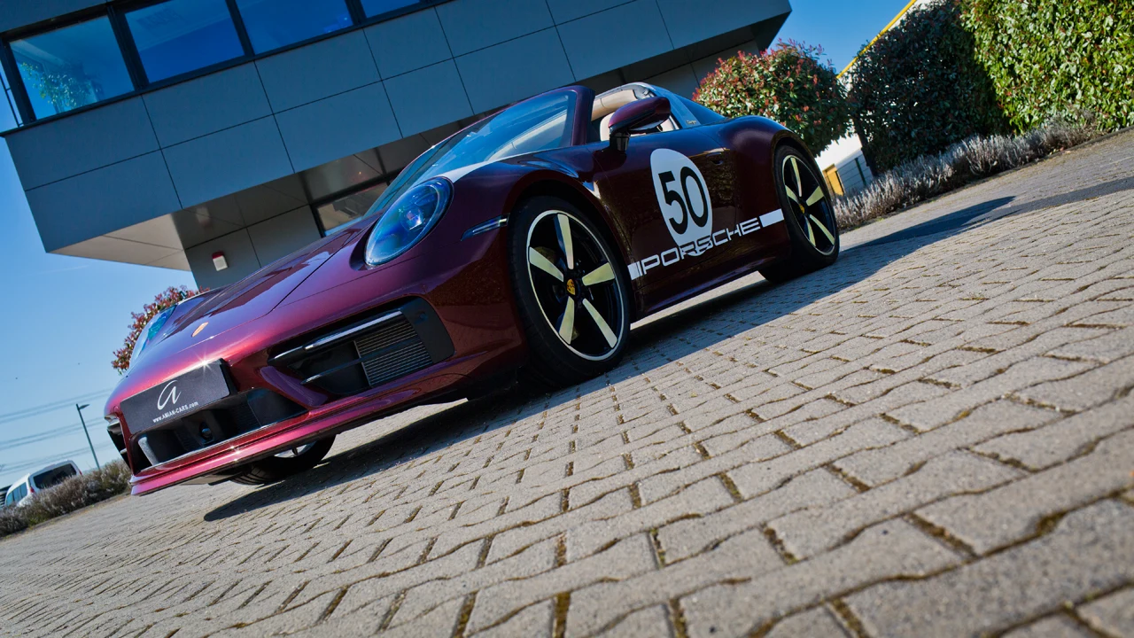 Porsche 911 Targa 4S Heritage Design Edition (992), 3/10