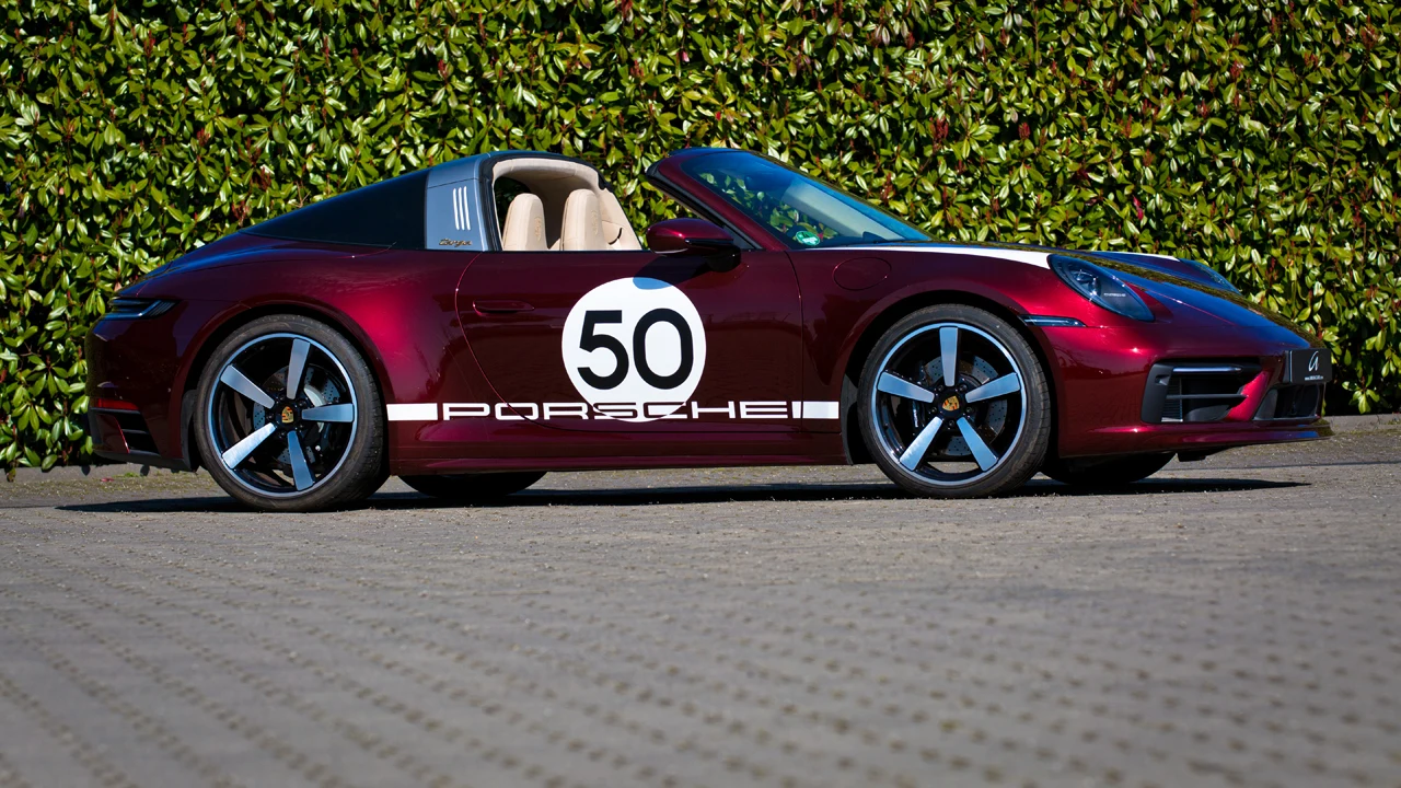 Porsche 911 Targa 4S Heritage Design Edition (992), 4/10