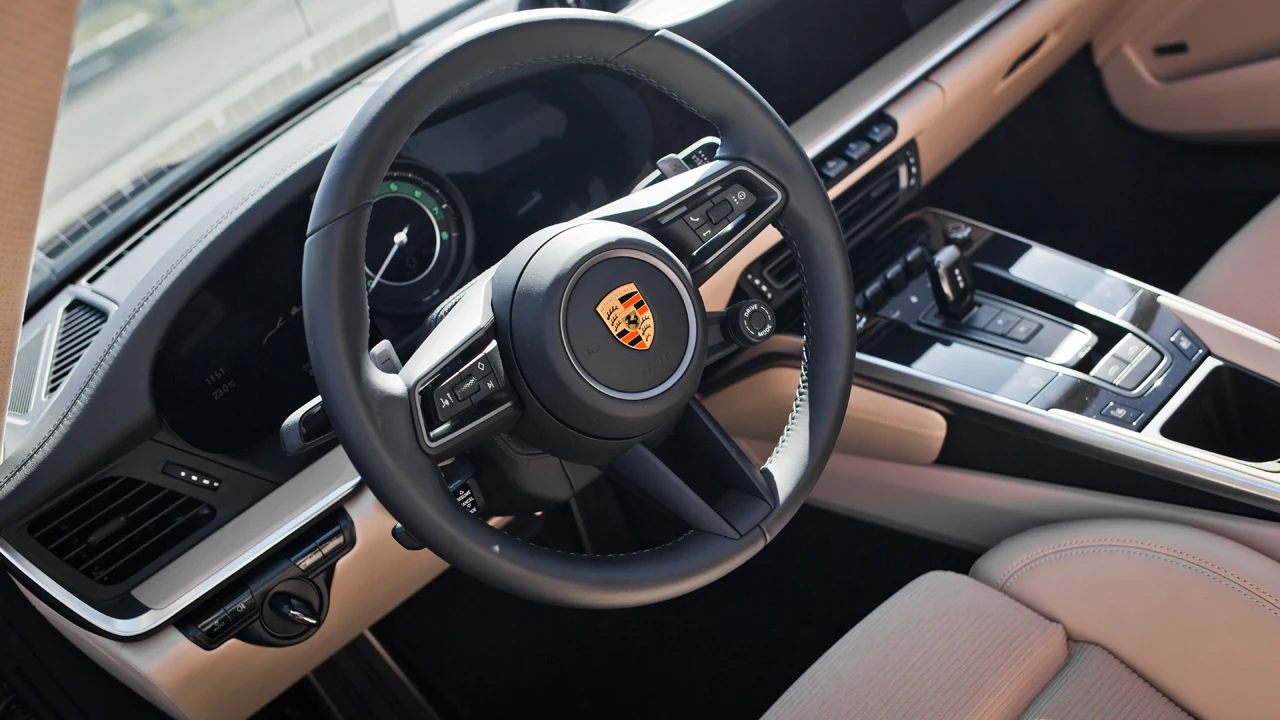 Porsche 911 Targa 4S Heritage Design Edition (992), 8/10