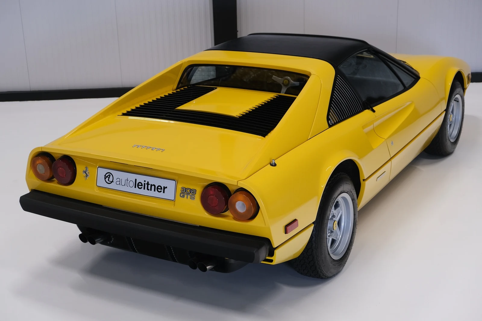Ferrari 308 GTS, 3/10