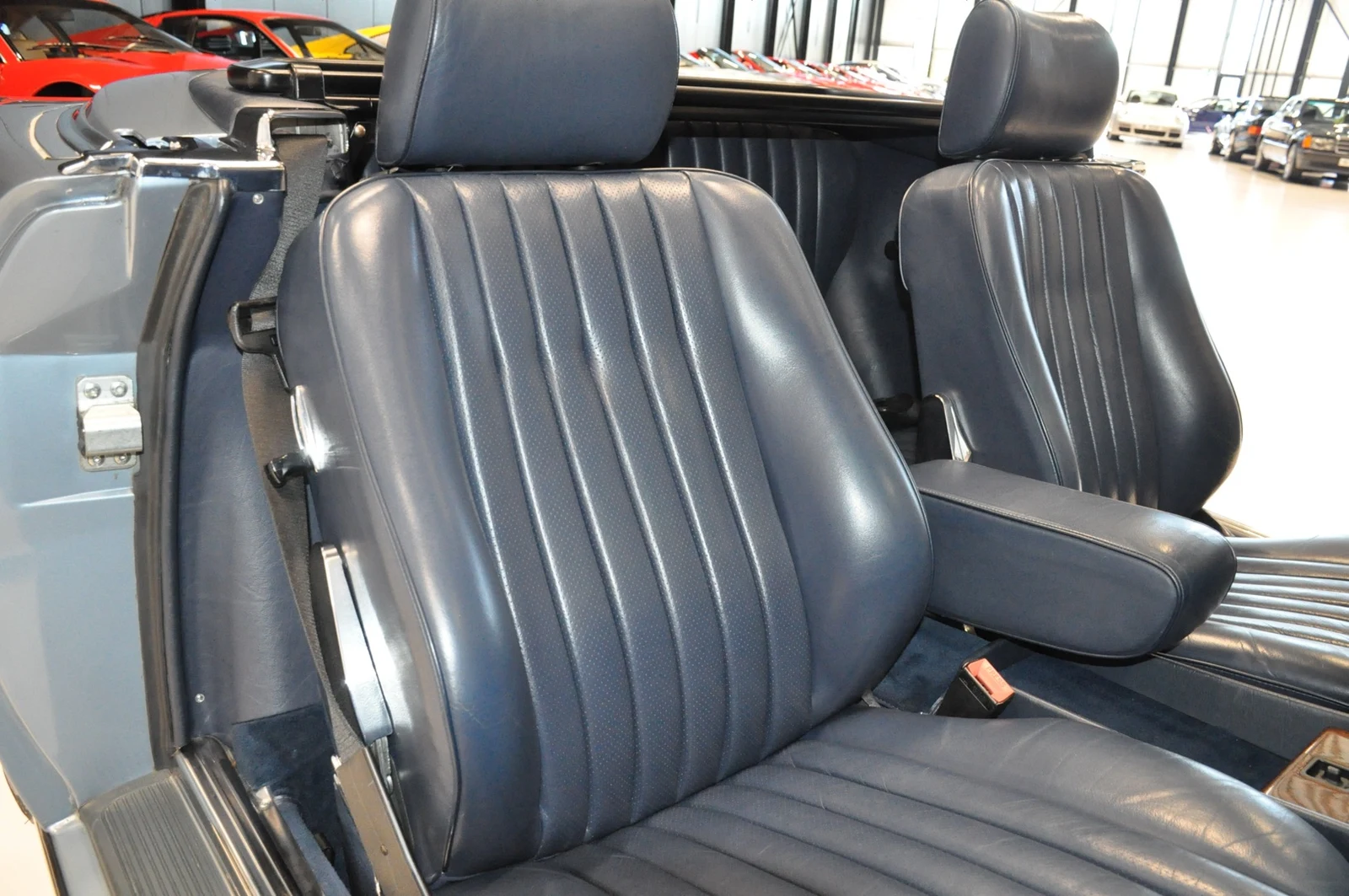 Mercedes-Benz 300 SL (R107), 6/10