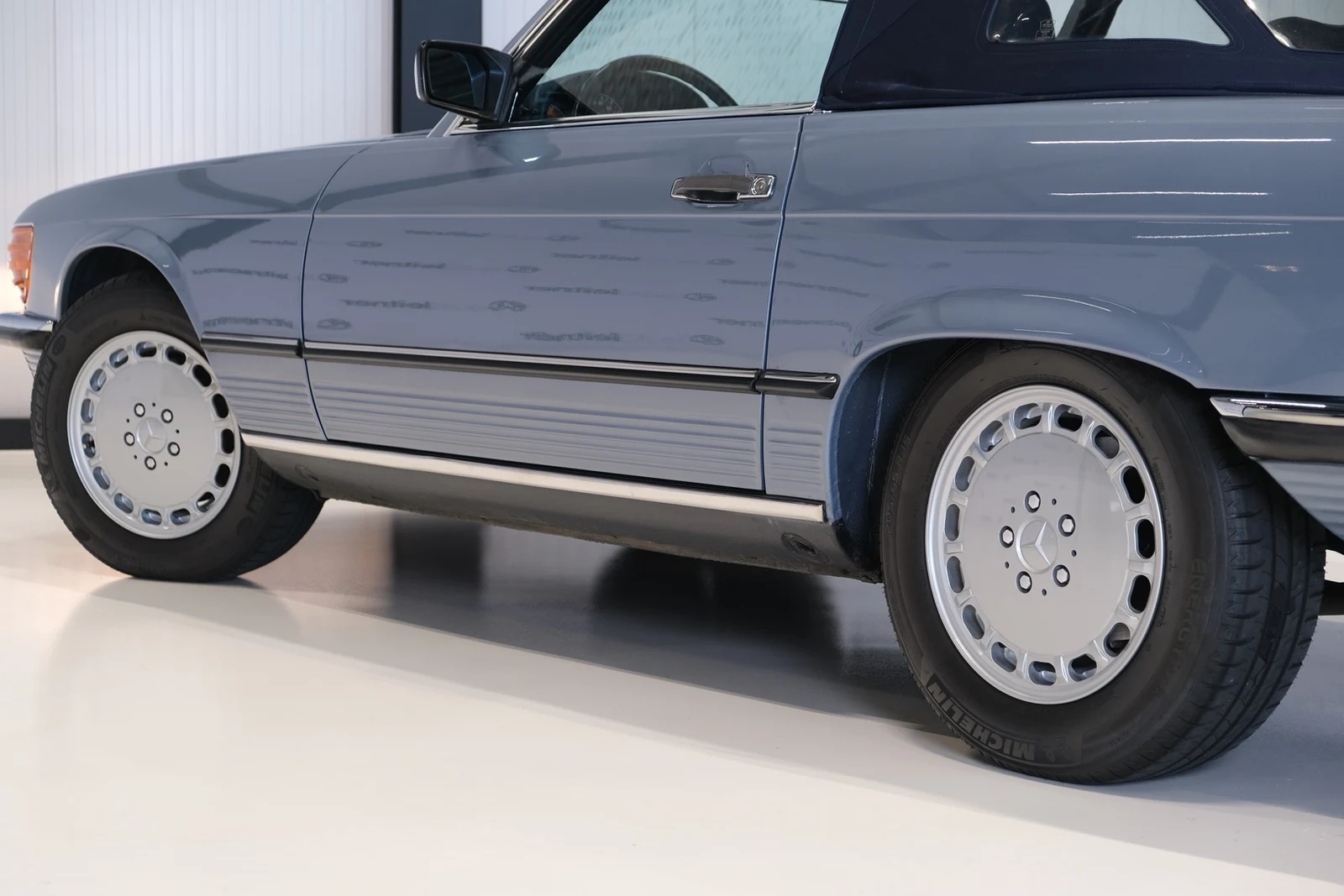 Mercedes-Benz 300 SL (R107), 9/10