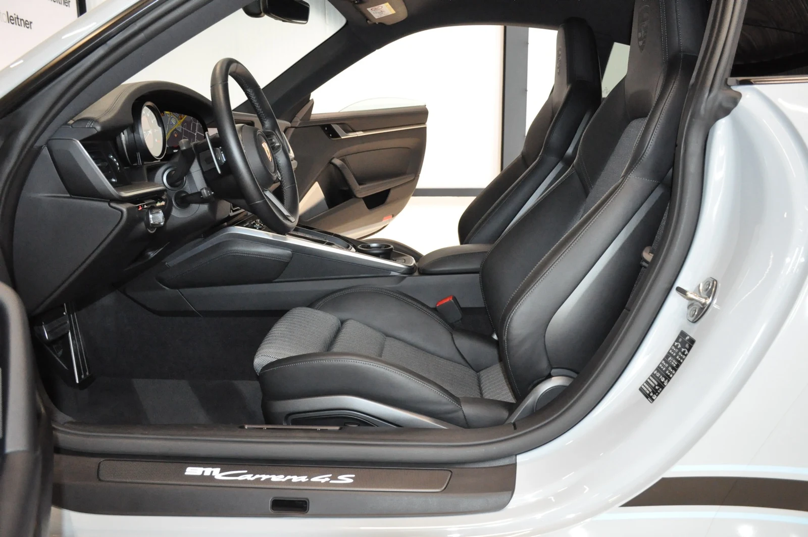 Porsche 911 Carrera 4S (992), 8/10
