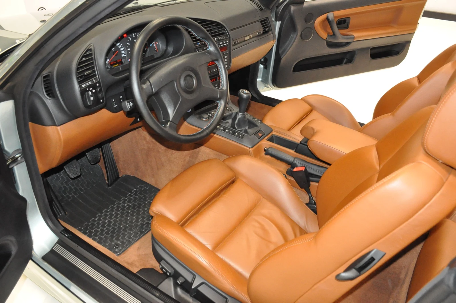 BMW M3 Cabriolet Individual (E36), 2/10