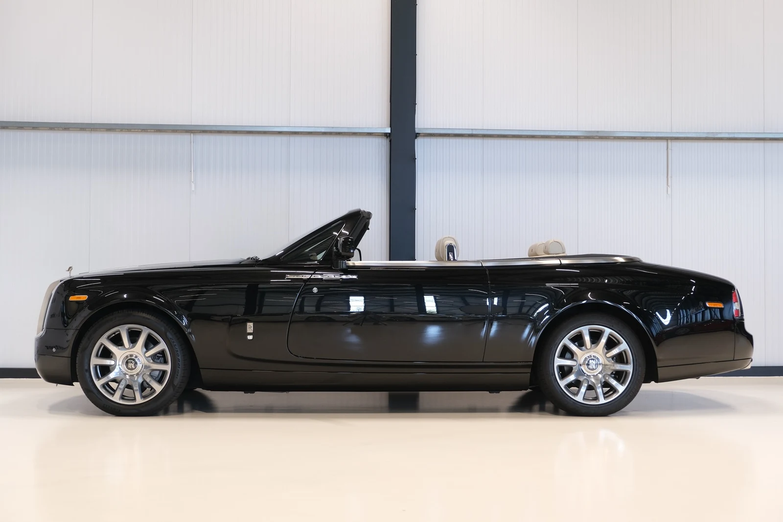 Rolls-Royce Phantom Drophead Coupé Series II, 7/10