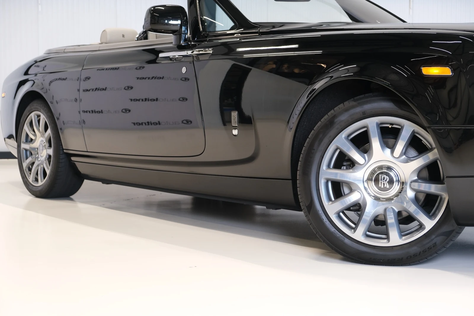 Rolls-Royce Phantom Drophead Coupé Series II, 9/10