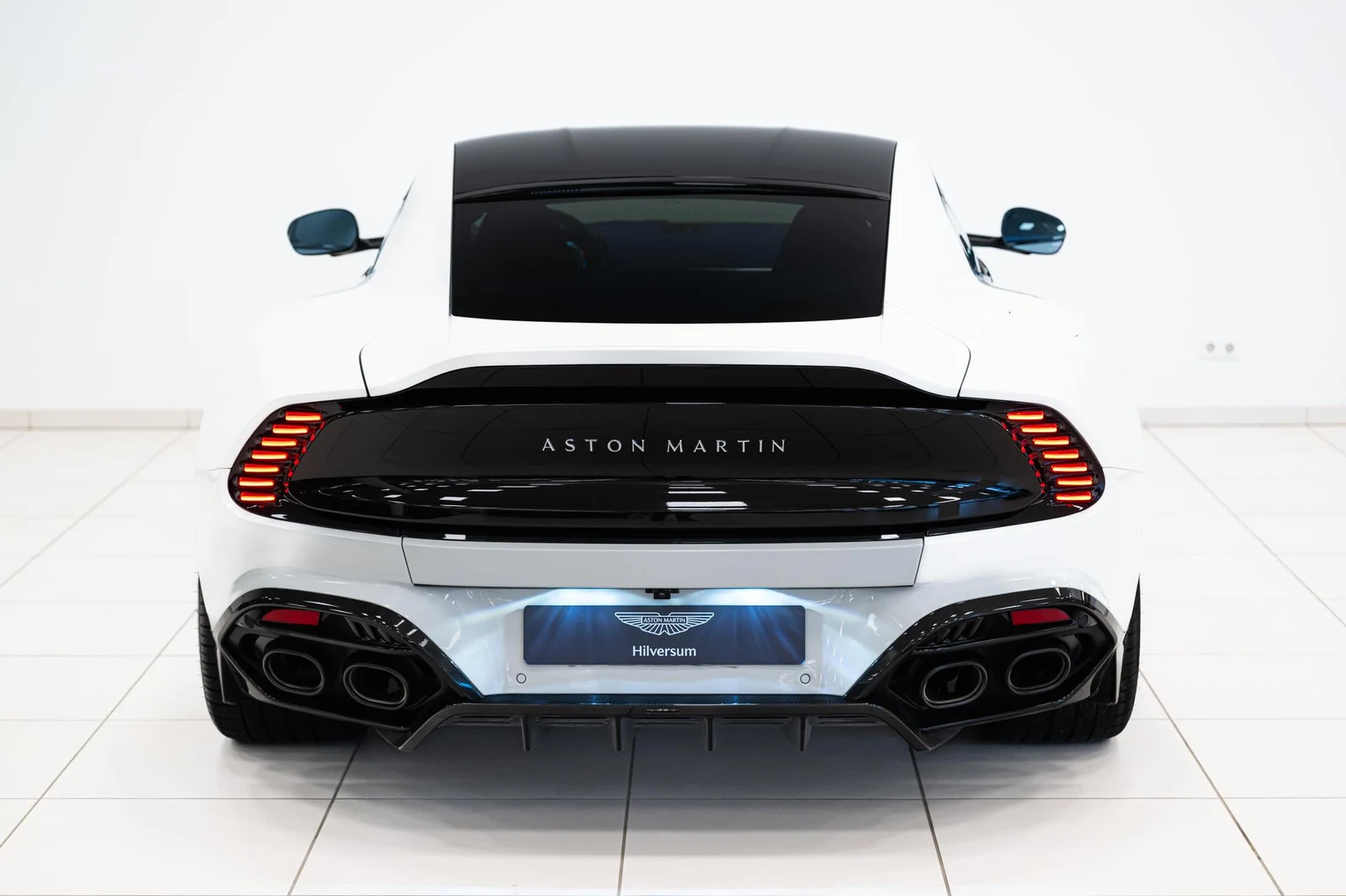 Aston Martin Vanquish, 4/10