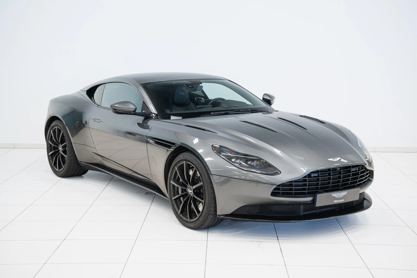 Aston Martin DB11 AMR, 10/10