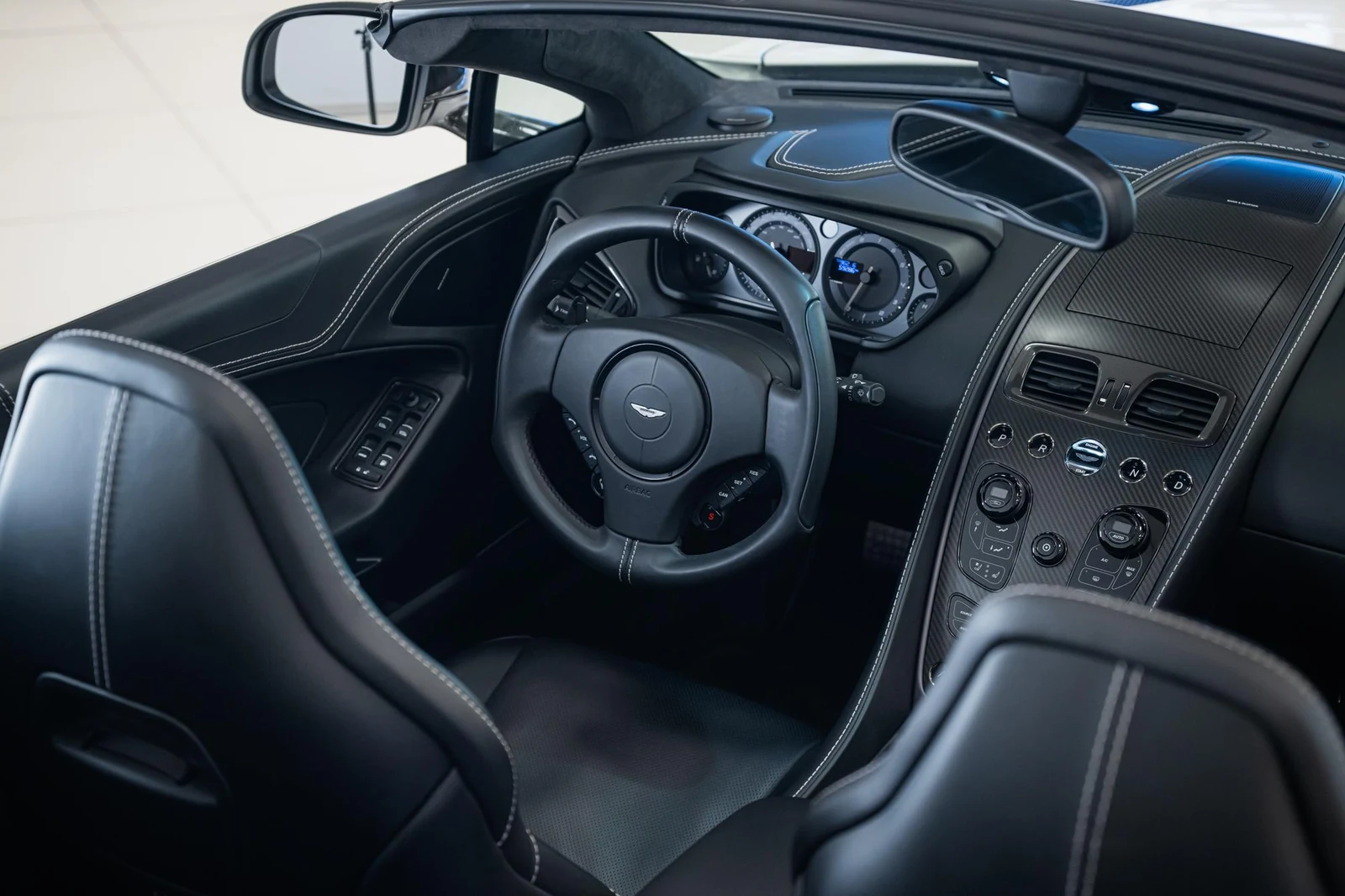 Aston Martin Vanquish Volante, 6/10