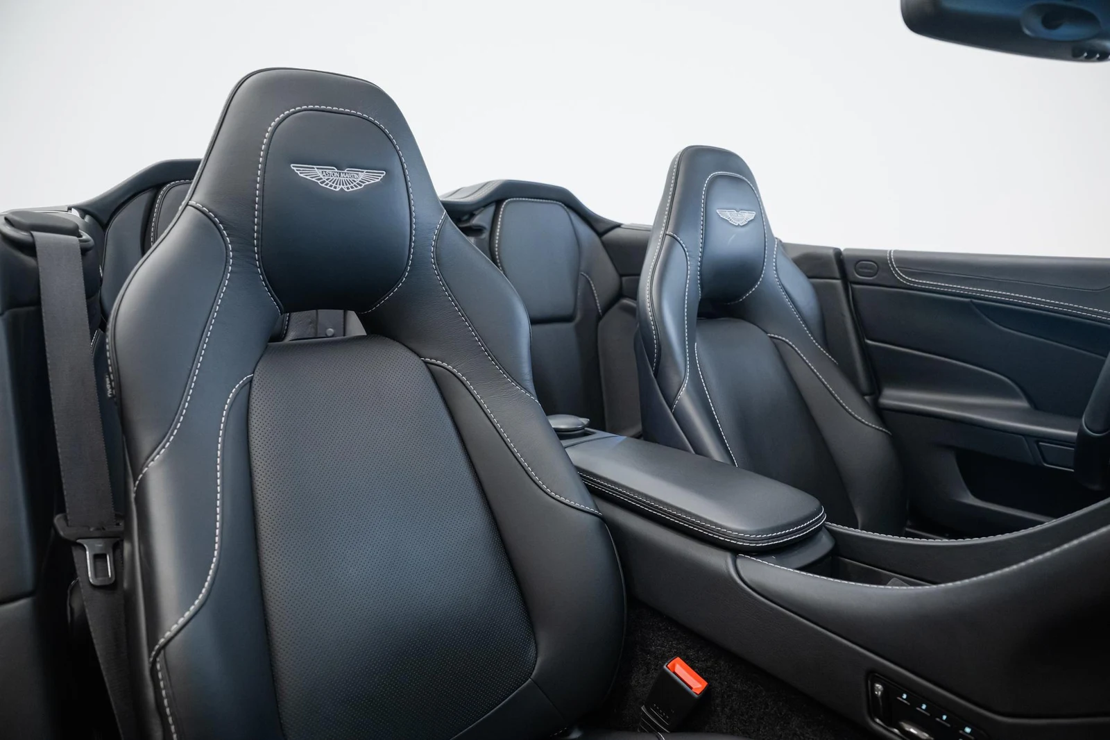 Aston Martin Vanquish Volante, 7/10